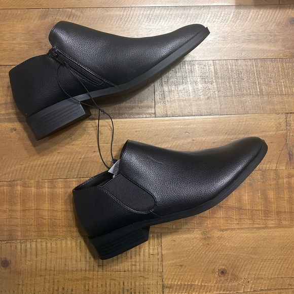 Kensie Sammy Black Ankle Boot - Picture 3 of 12